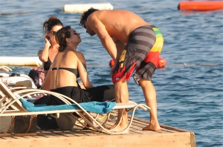 Sarp Levendoğlu ve Birce Akalay ikinci balayında!
