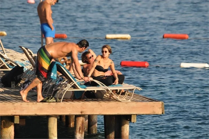 Sarp Levendoğlu ve Birce Akalay ikinci balayında!