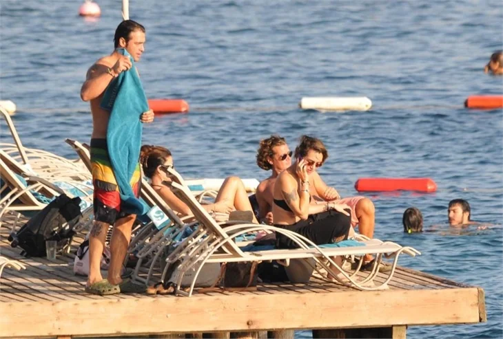 Sarp Levendoğlu ve Birce Akalay ikinci balayında!