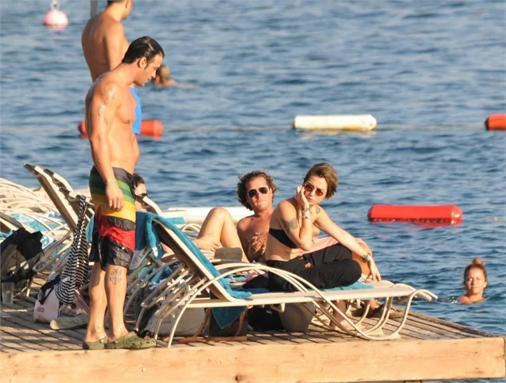 Sarp Levendoğlu ve Birce Akalay ikinci balayında!