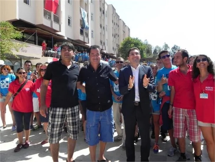 Acun Ilıcalı'dan gençlere sertifika!