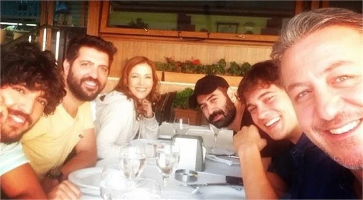 Çağatay Ulusoy ve Serenay Sarıkaya yan yana gelmiyor!