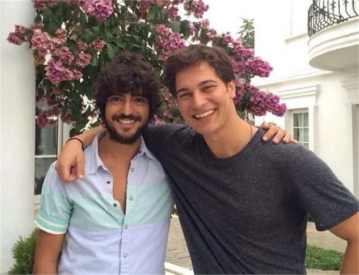 Çağatay Ulusoy ve Serenay Sarıkaya yan yana gelmiyor!