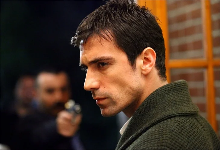 Bordo bereli İbrahim Çelikkol