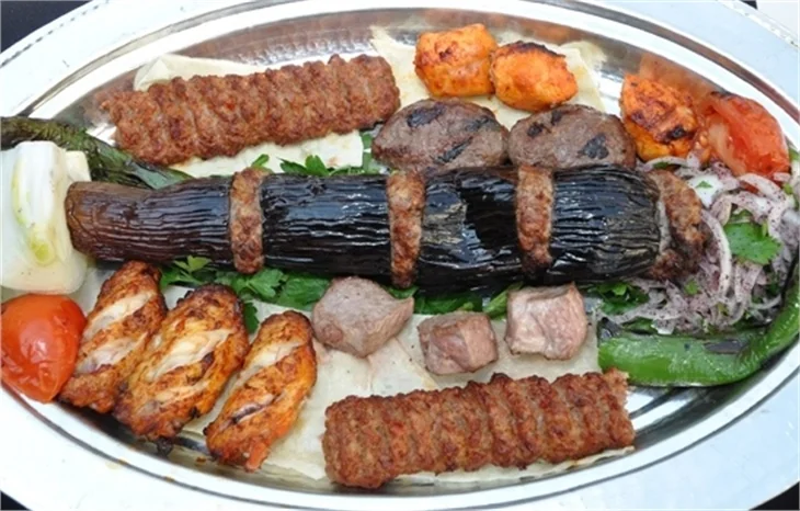Şehrin merkezinde eğlencenin adresi; Veranda 19