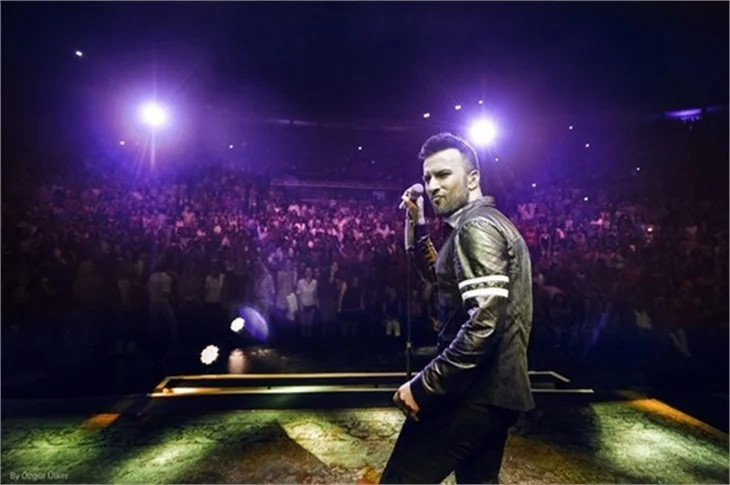 Tarkan'dan 7 bin kişilik 'Bir Yemin'