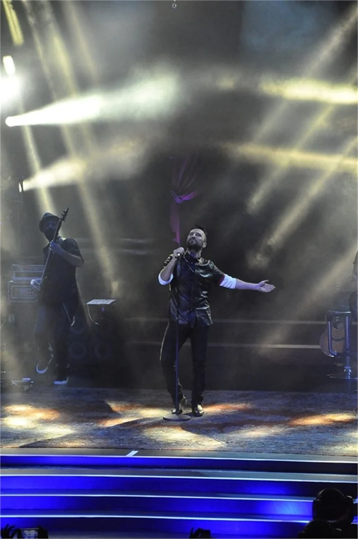 Tarkan'dan 7 bin kişilik 'Bir Yemin'