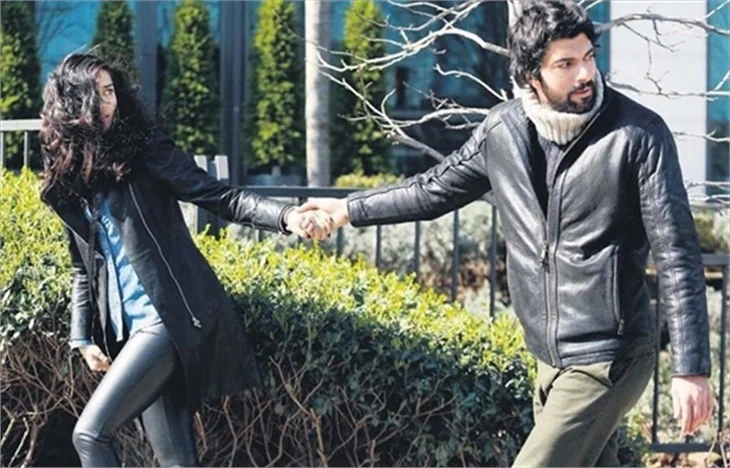 "Kara Para Aşk'ın sorunu duyguların sağılmaması"