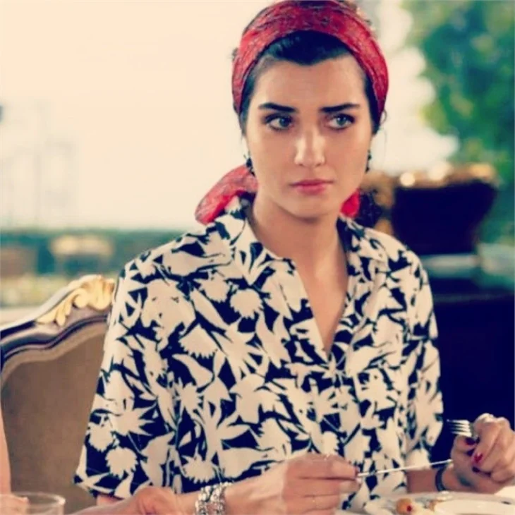 "Kara Para Aşk'ın sorunu duyguların sağılmaması"