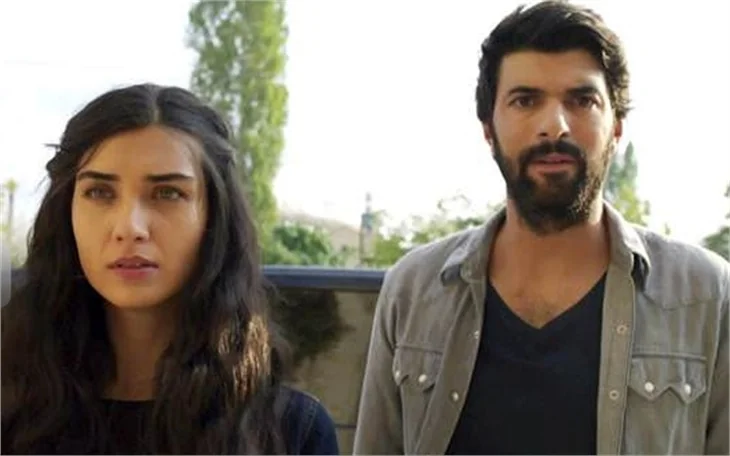 Kara Para Aşk'ta Ömer Elif'e yardım elini uzattı!