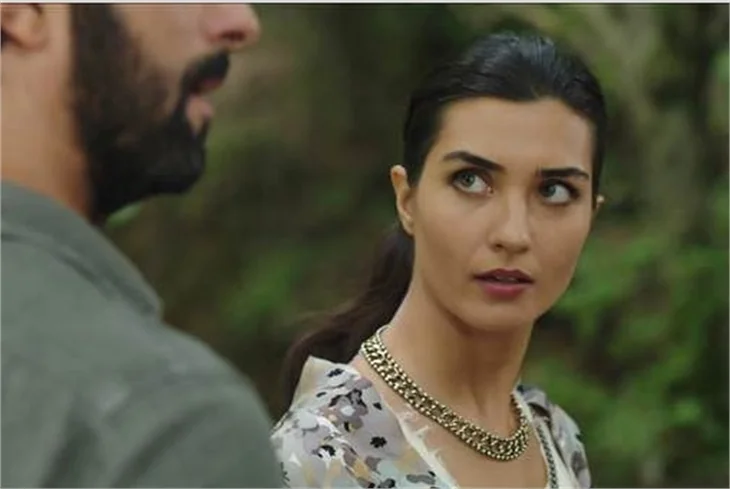 Kara Para Aşk'ta Ömer Elif'e yardım elini uzattı!