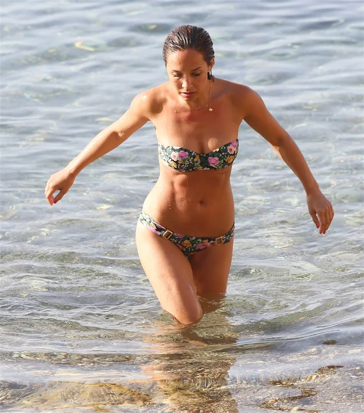 Myleene Klass, Ibiza sahillerinde!