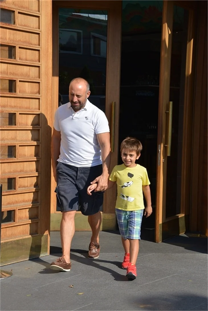 Ali, Halit Ergenç'in kopyası!