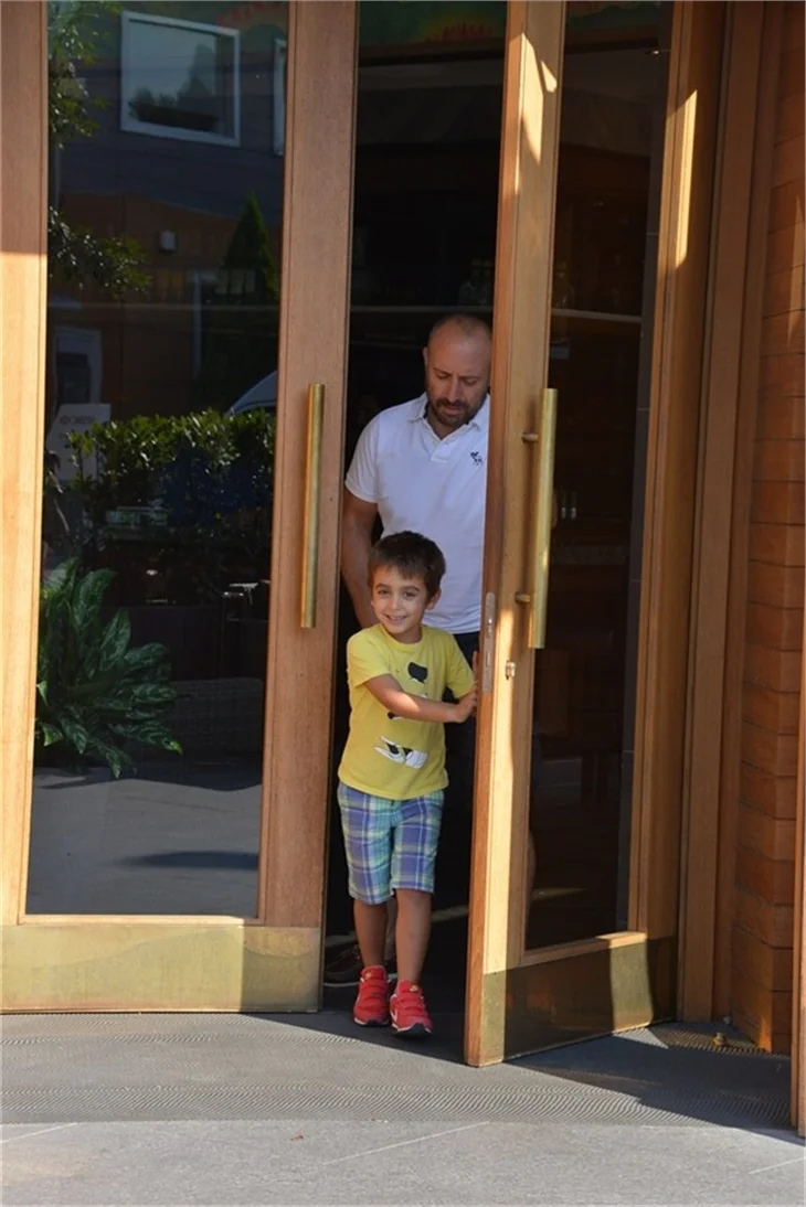 Ali, Halit Ergenç'in kopyası!