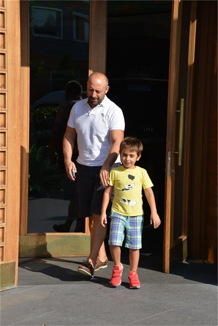 Ali, Halit Ergenç'in kopyası!