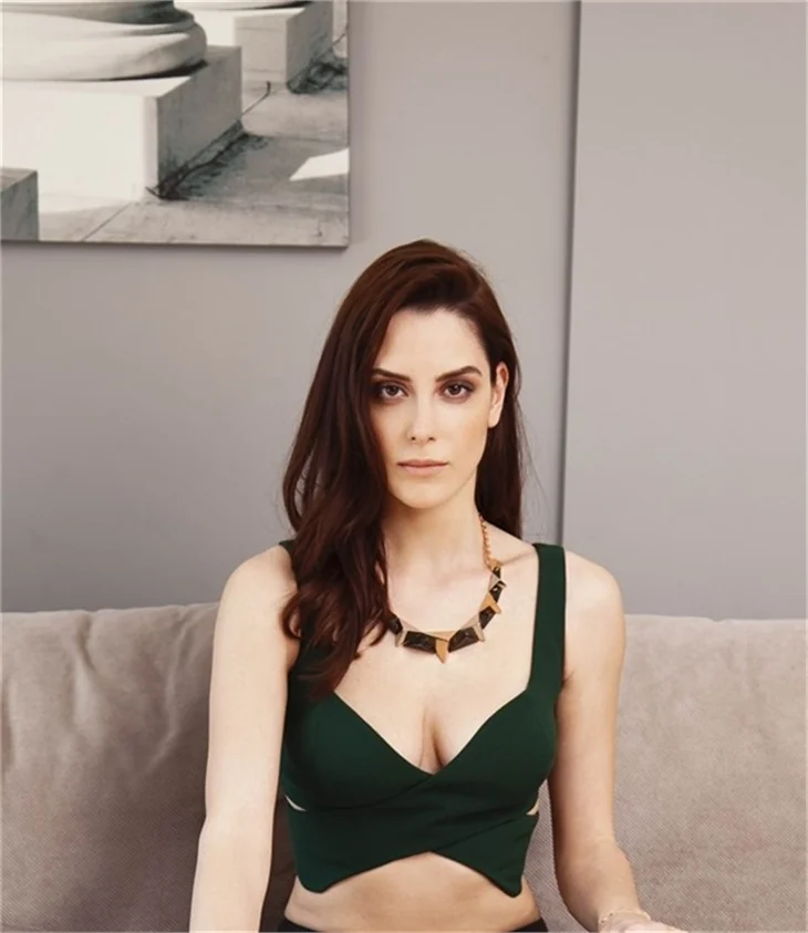 Ulan İstanbul'un seksi komiseri Gözde Türkpençe!