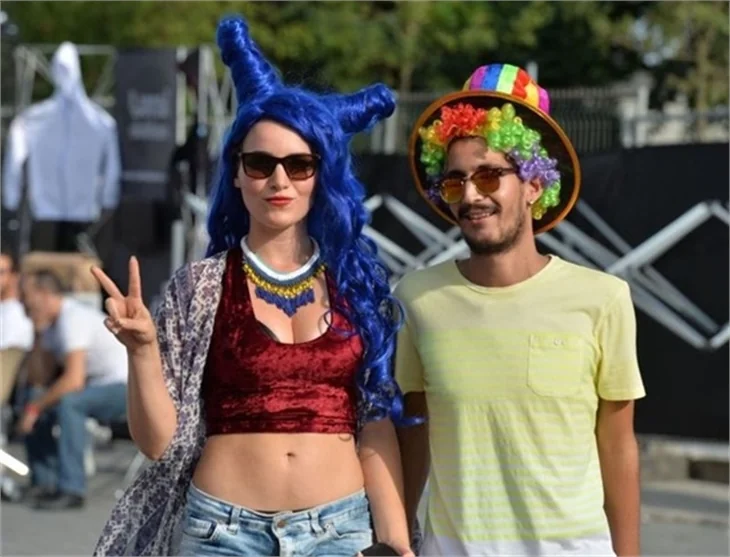 Hayranları Lady Gaga'ya akın ediyor!