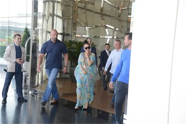 Sultana Lady Gaga'ya sevgi seli!