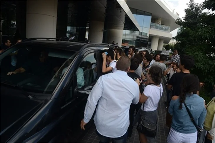 Sultana Lady Gaga'ya sevgi seli!