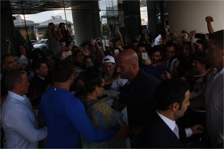 Sultana Lady Gaga'ya sevgi seli!