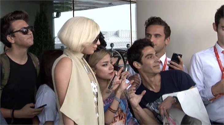 Lady Gaga 'Açık açık' gitti!