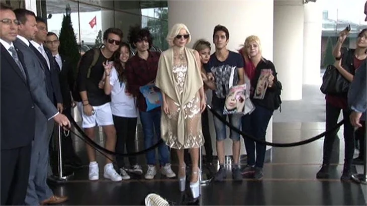 Lady Gaga 'Açık açık' gitti!