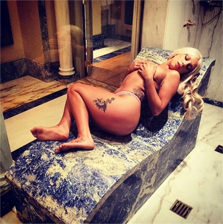 Lady Gaga Atina'ya böyle geldi!
