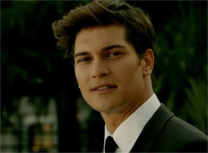 Çağatay Ulusoy'un yeni evi!