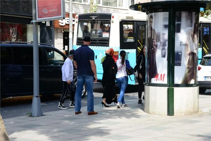Lady Gaga'dan tebdil-i kıyafet!
