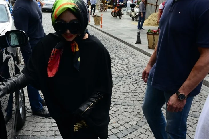 Lady Gaga'dan tebdil-i kıyafet!