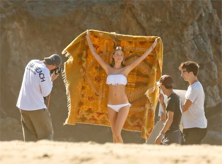 Victoria's Secret meleği çekimde!