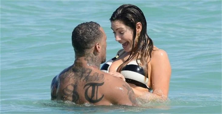 Kelly Brook bilimsel olarak kusursuz!