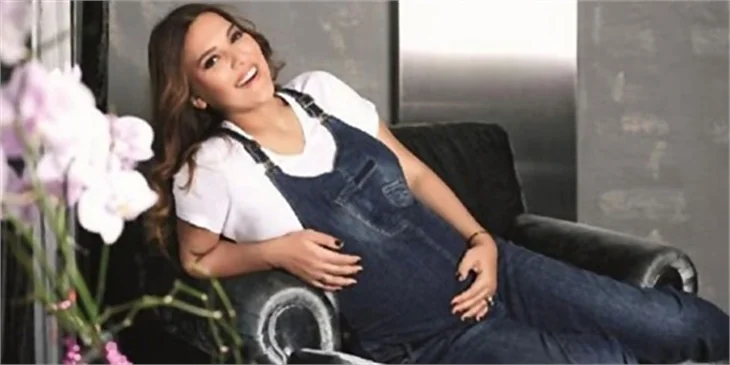 Demet Akalın'dan çocuk müjdesi!