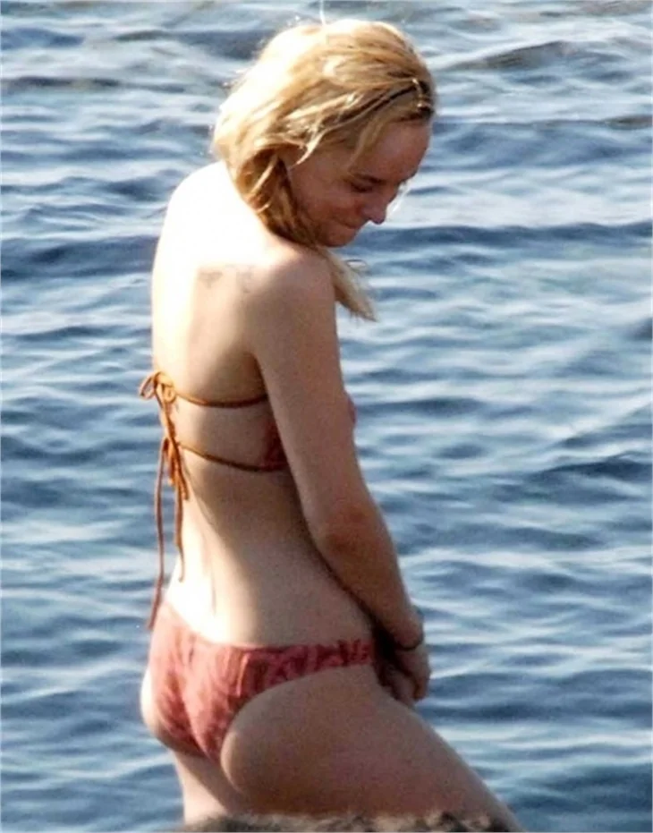 Dakota Johnson'dan çekici kareler!