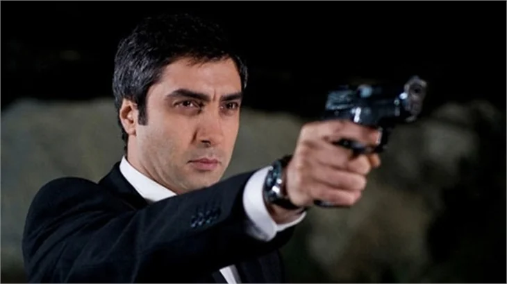 Polat Alemdar'ın milyon dolarlık binası