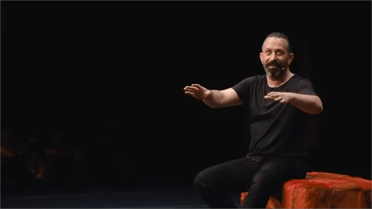 Cem Yılmaz: Düzyazıya aldanmayın, ben daha komiğim