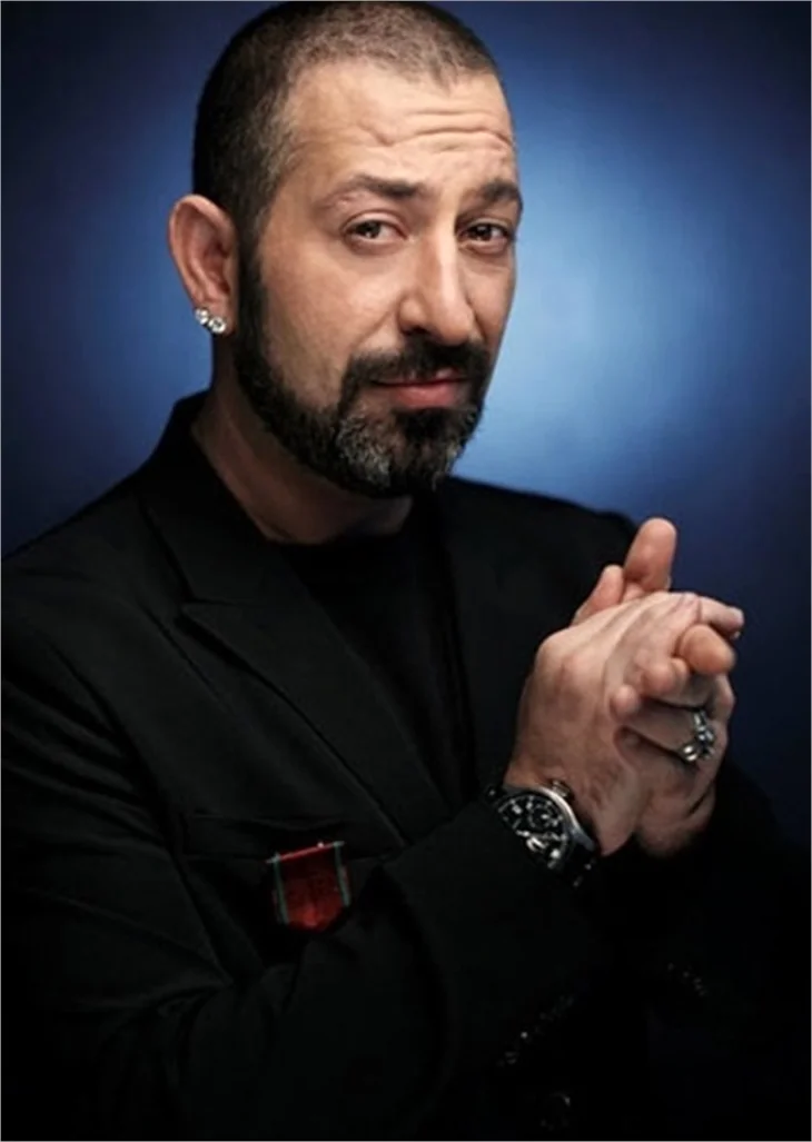 Cem Yılmaz: Düzyazıya aldanmayın, ben daha komiğim