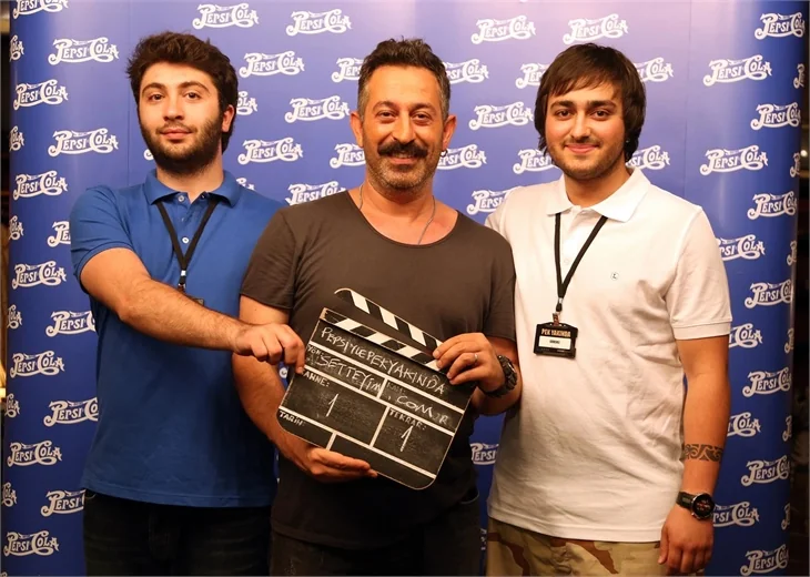 Cem Yılmaz: Düzyazıya aldanmayın, ben daha komiğim
