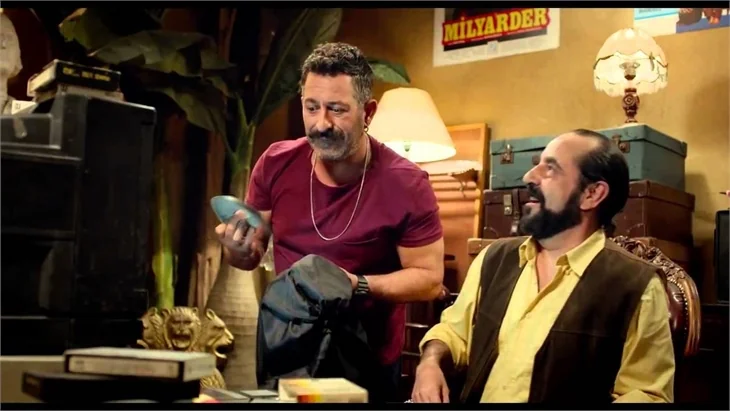 Cem Yılmaz: Düzyazıya aldanmayın, ben daha komiğim