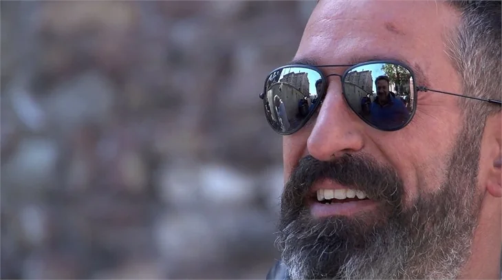 Cem Yılmaz: Düzyazıya aldanmayın, ben daha komiğim