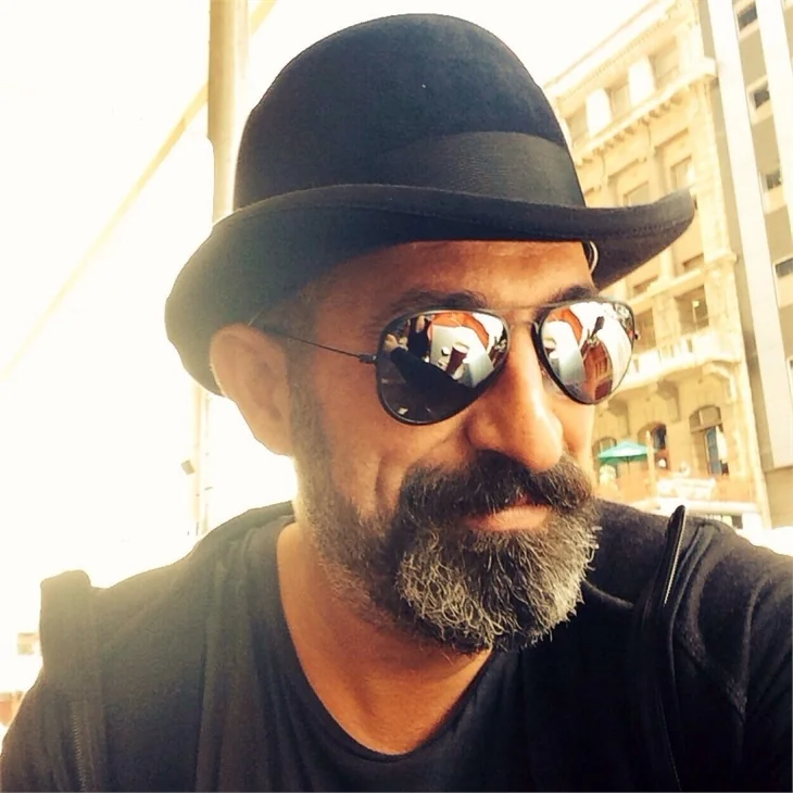 Cem Yılmaz: Düzyazıya aldanmayın, ben daha komiğim