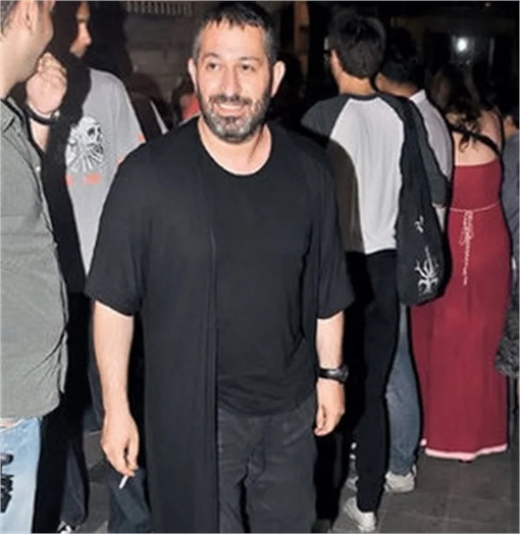 Cem Yılmaz: Düzyazıya aldanmayın, ben daha komiğim