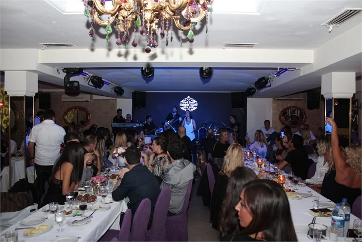 Neşemore Tavern'de eğlence hız kesmiyor!
