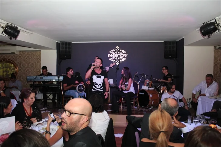 Neşemore Tavern'de eğlence hız kesmiyor!