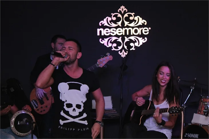 Neşemore Tavern'de eğlence hız kesmiyor!