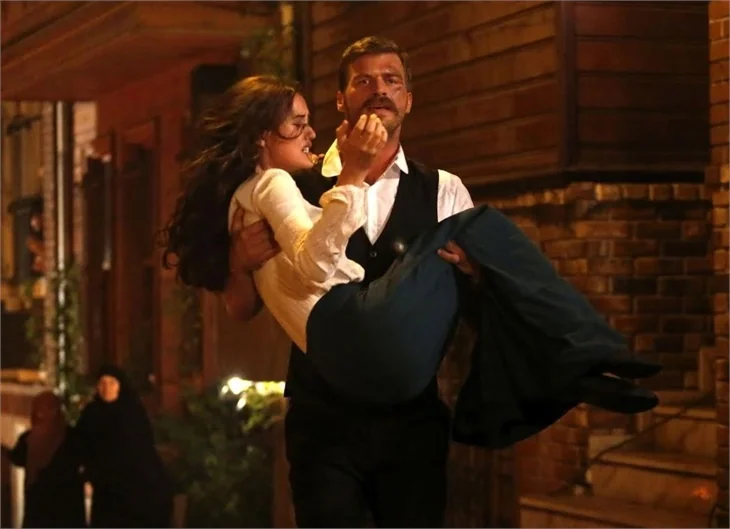 Fahriye Evcen yine kriz yarattı