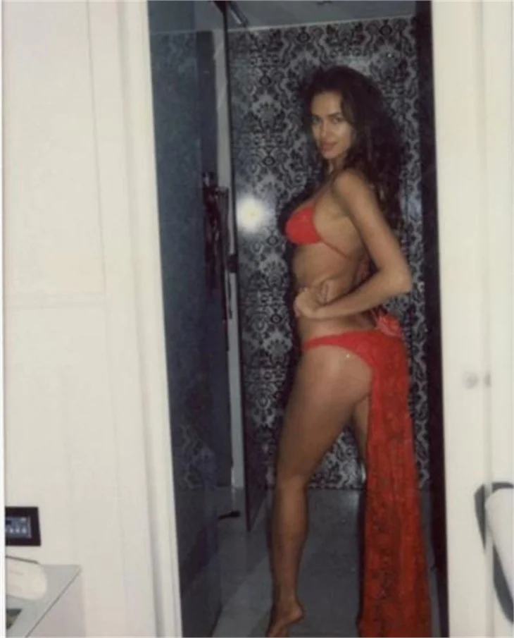 Irina Shayk'ın fotoğrafları da sızdırıldı