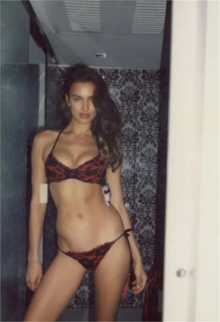 Irina Shayk'ın fotoğrafları da sızdırıldı