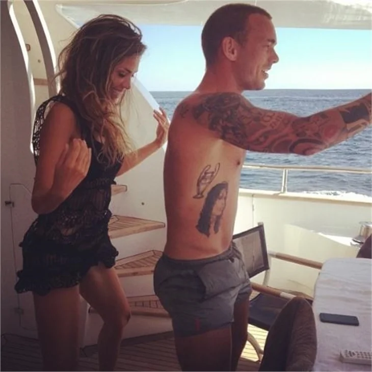 Yolanthe Cabau’dan ayrılık iddialarına fotoğraflı yanıt