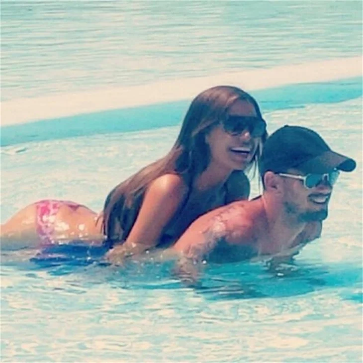 Yolanthe Cabau’dan ayrılık iddialarına fotoğraflı yanıt